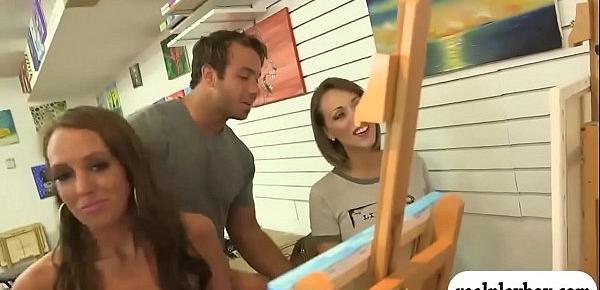  Painting class turns to threeway session with hot women